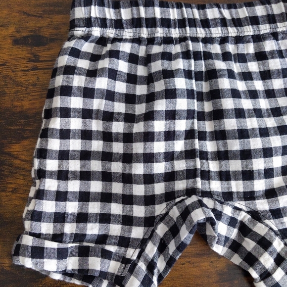 🆕🌿 Nordstrom Checkered BABY SHORTS🌿 - Picture 3 of 4